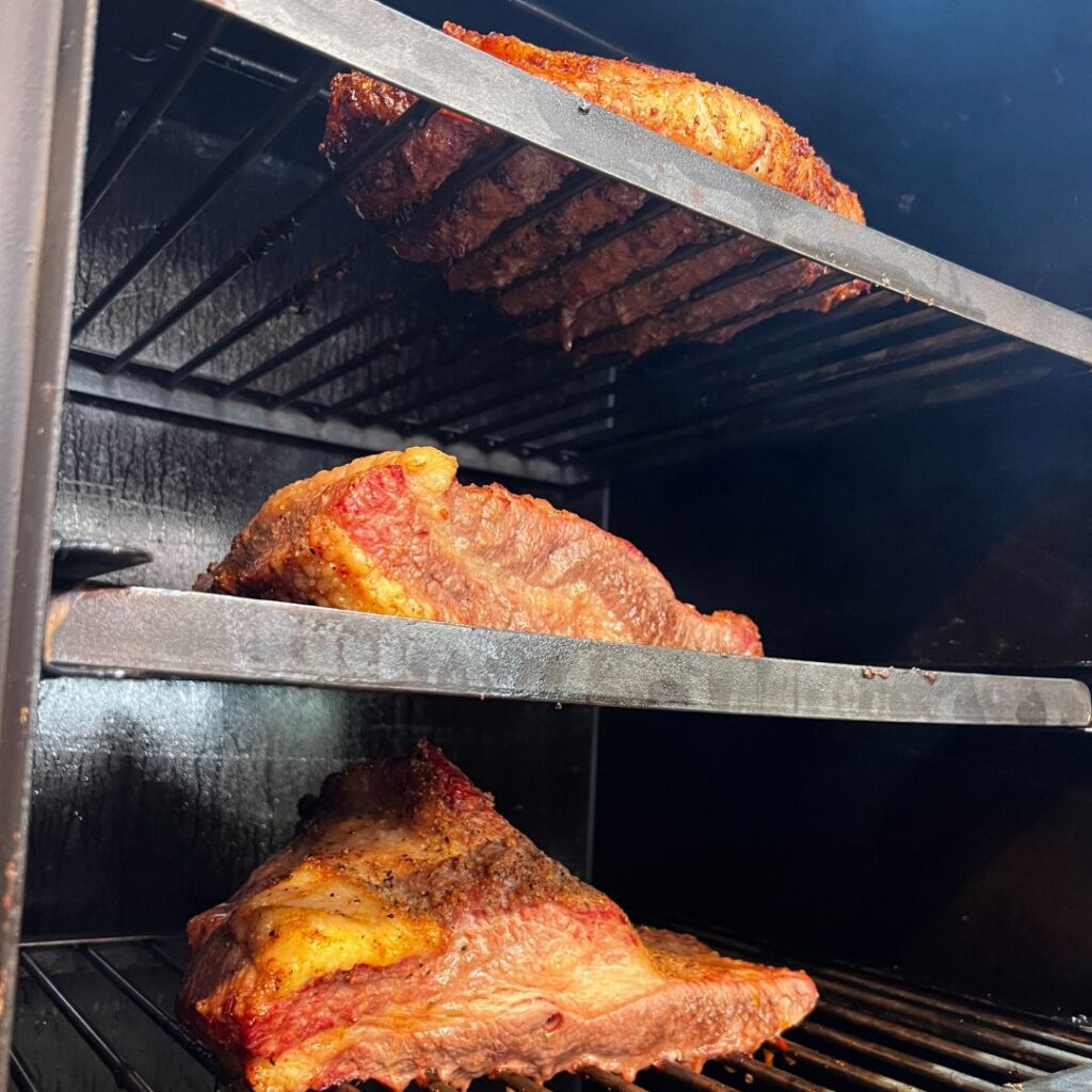 בשרים במעשנה