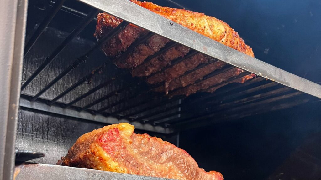 בשר בתהליך במעשנה